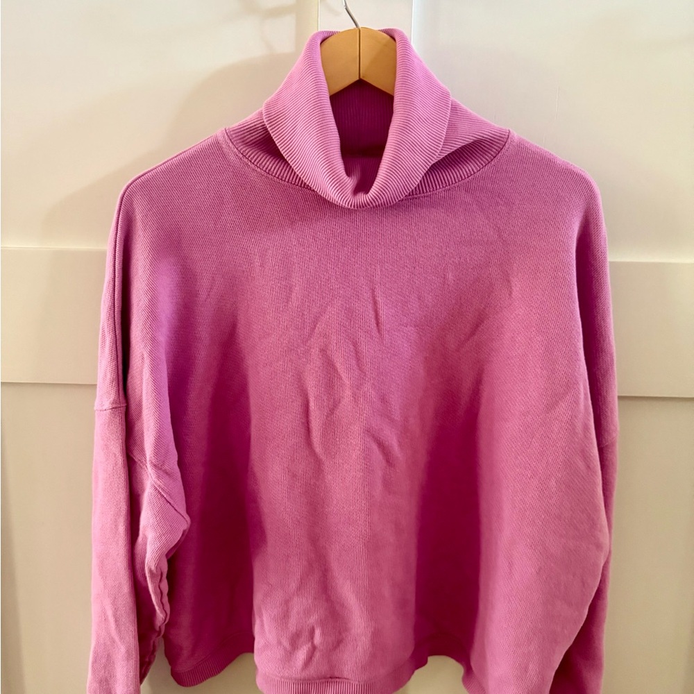 Women’s American Eagle AEO Oversized Turtleneck Cowl Sweater Purple Pink Size M